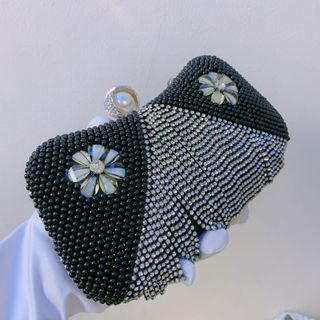 Ví cầm tay 04