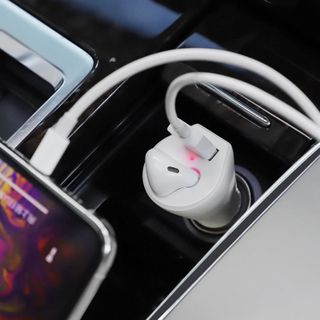 Tai nghe Bluetooth BC23 - kèm cốc sạc trên xe hơi