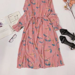 Đầm bi nhún li cổ bèo