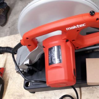 Máy cắt sắt Maktec MT243