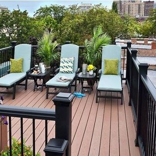 Sàn gỗ vỉ nhựa cho sân vườn hồ bơi hành lang