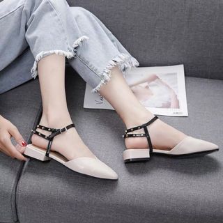Giày sandal quai da phối đinh