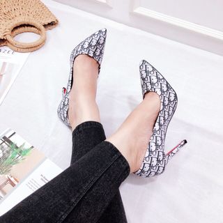 Giày cao gít nhon g