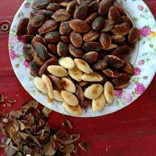 Hạt Kơ Nia rang muối