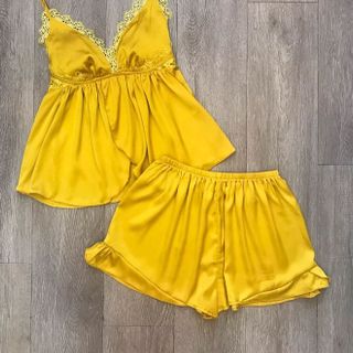 Đồ bộ ngủ đùi hai dây sexy lụa cao cấp