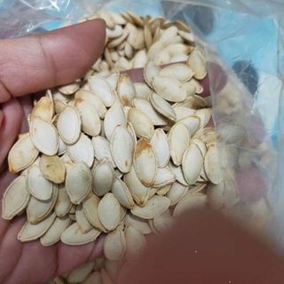 Hạt bí rang chín
