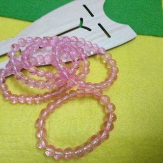 chuỗi đeo tay phong thủy 8li màu hồng