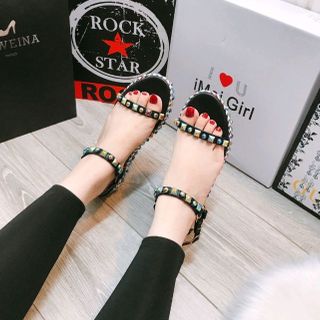Xuồng sandal đính hạt màu đế cao