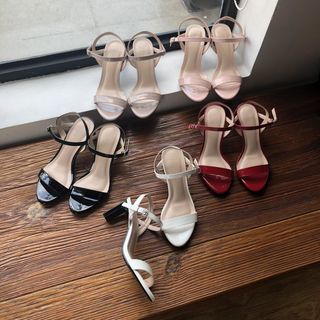 Giày nữ cao 5p quai mảnh khoe gót chân hồng