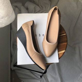 Giày nữ mũi nhọn da mềm