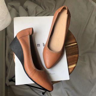 Giày nữ mũi nhọn da mềm