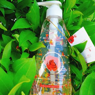 SỮA TẮM CÁNH HOA TINH DẦU HOA HÔNG