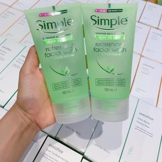 Sữa rửa mặt Simple