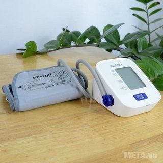 MÁY ĐO HUYẾT ÁP BẮP TAY TỰ ĐỘNG OMRON 8712