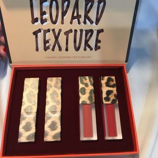 Son môi Holdlive Leopard Dao Beo