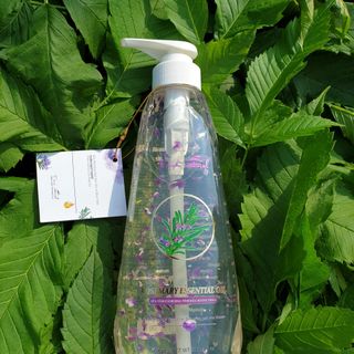SỮA TẮM CÁNH HOA TINH DẦU HƯƠNG THẢO