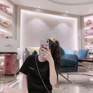 Áo thun đen hoa cúc G-Dragon hottrend