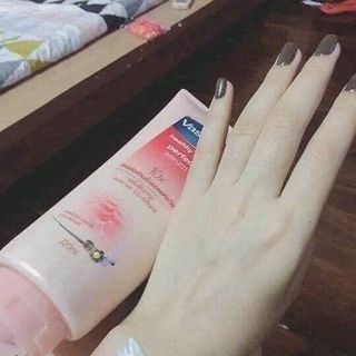 Sữa dưỡng ẩm chống nắng Vaseline