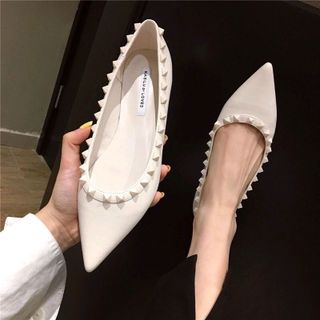 Bệt da trơn đinh tán mũi nhọn kem