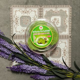 Hộp Bánh Đậu Xanh Lá Dứa Thuần Chay Linh Quyên