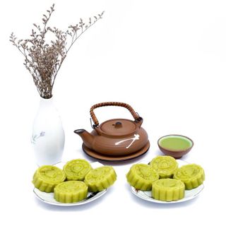 Hộp Bánh Đậu Xanh Lá Dứa Linh Quyên