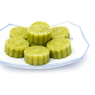 Hộp Bánh Đậu Xanh Lá Dứa Linh Quyên - Hộp 6 Cái