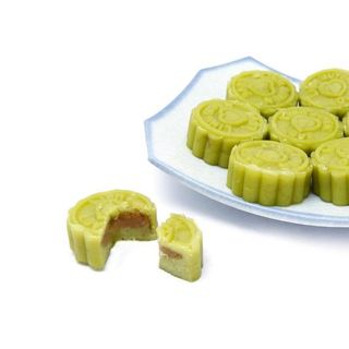 Hộp Bánh Đậu Xanh Lá Dứa Linh Quyên - Hộp 6 Cái