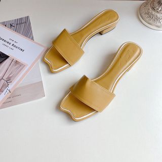 Dép đế mềm mang êm