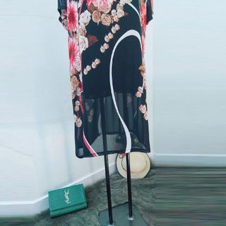 Đầm Oversize In Hình 3D Hoa Nền Đen Silk Lụa