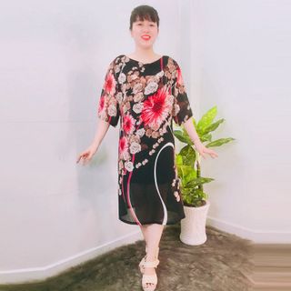 Đầm Oversize In Hình 3D Hoa Nền Đen Silk Lụa