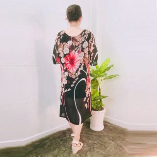 Đầm Oversize In Hình 3D Hoa Nền Đen Silk Lụa