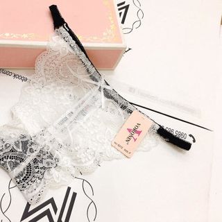 quần ren lọt khe nữ