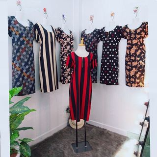Đầm Suông Họa Tiết Caro Cổ Tròn Dây Kéo