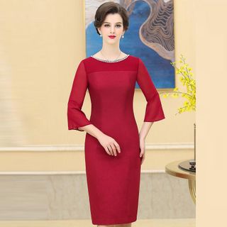 Đầm Đỏ Dự Tiệc Vòng Cổ Ngọc Trai Sang Trọng