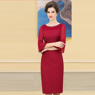 Đầm Đỏ Dự Tiệc Vòng Cổ Ngọc Trai Sang Trọng