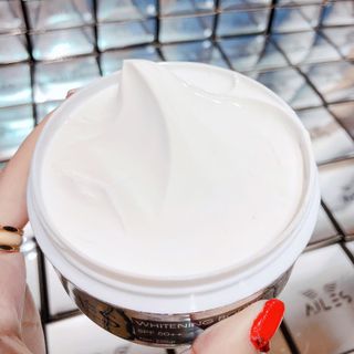 DƯỠNG TRẮNG DA SÁNG MƯỚT CÙNG AILES WHITENING BODY CREAM
