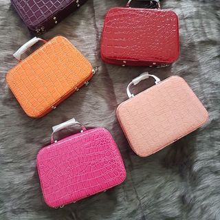 Hộp để đồ trang điểm du lịch