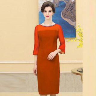 Đầm Cam Đất Dự Tiệc Vòng Cổ Ngọc Trai Sang Trọng