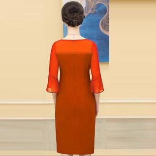 Đầm Cam Đất Dự Tiệc Vòng Cổ Ngọc Trai Sang Trọng