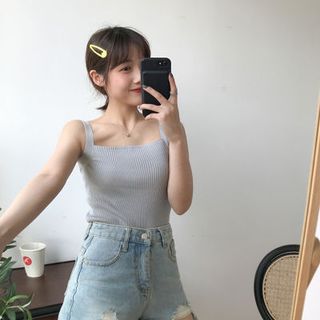 Áo len nữ dây mảnh cổ vuông
