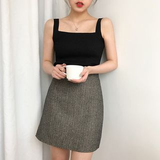 Áo len nữ dây mảnh cổ vuông