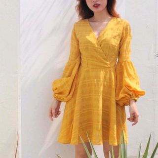 đầm xòe vàng cao cấp