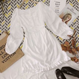 đầm tay bồng chân bèo