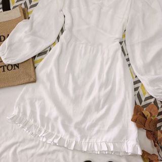 đầm tay bồng chân bèo