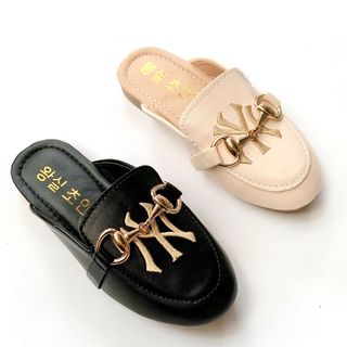 Sục Bé Gái - Sục Bé Gái - Sục Bé Gái