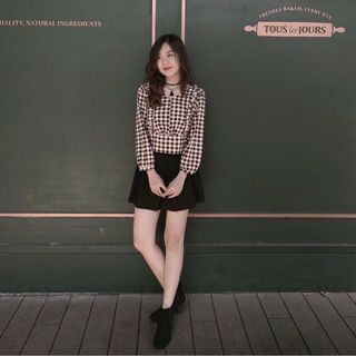 Áo cổ v cột nơ