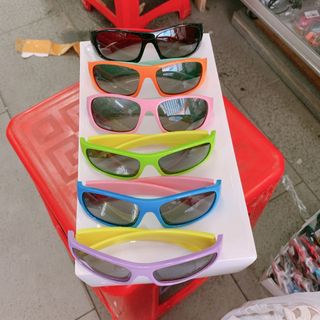 Kính em bé mới