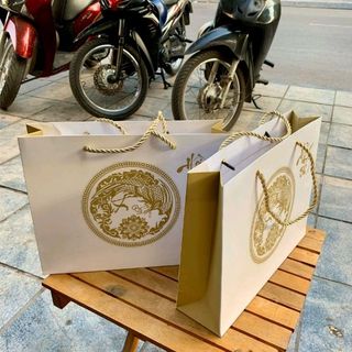 HỒNG HẠC TỬU