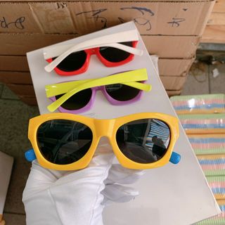 Kính em bé dẻo mới