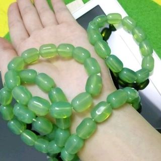 chuỗi đeo tay phong thủy đá xanh lá cây